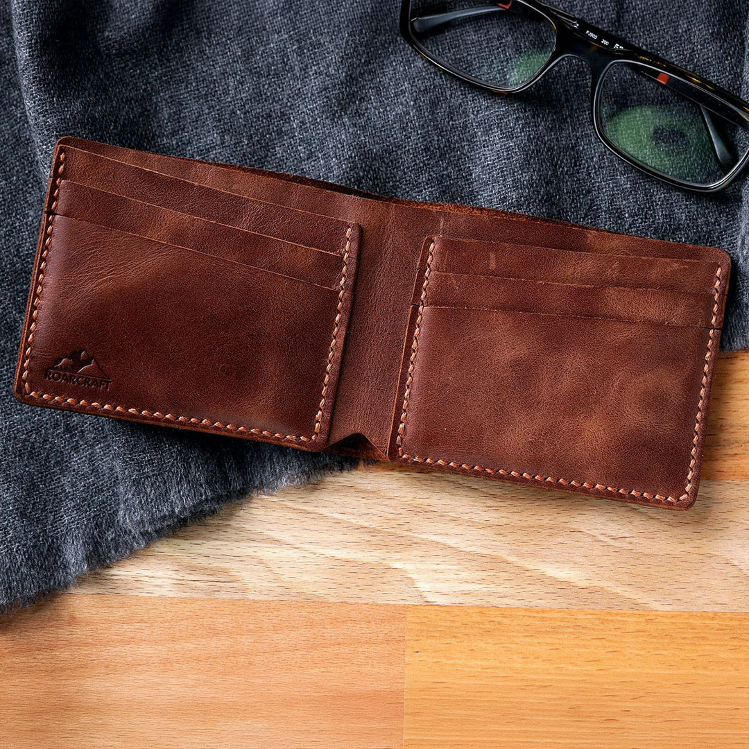 Classic Bifold Leather Wallet - Pergamon