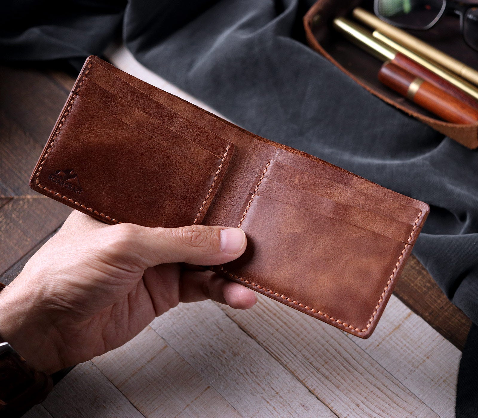 Handmade Bifold Leather Wallet - Personalized Engraving – Roarcraft