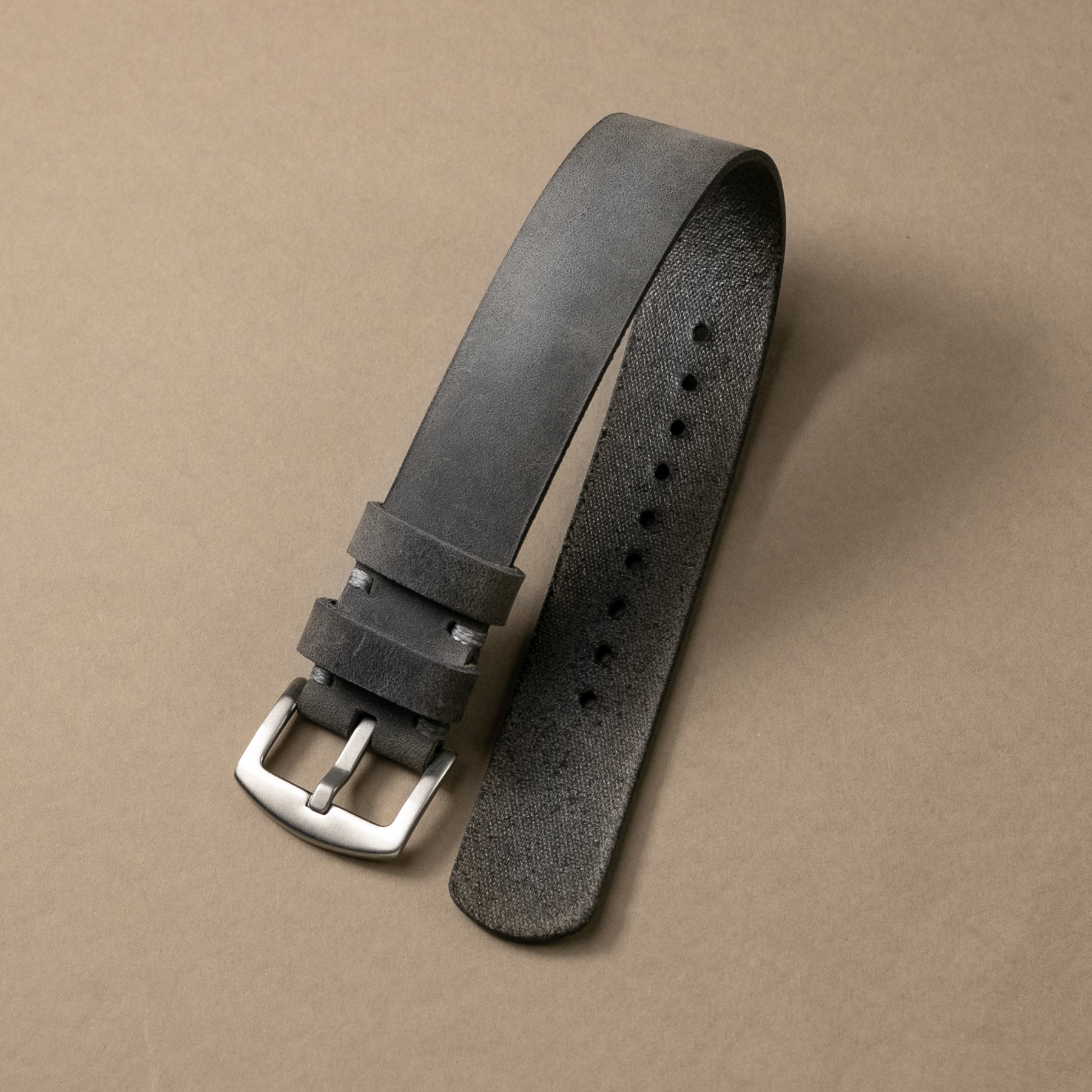 ⬇️⬇️⬇️ ✅️ Centvm Batiscafo Quadro 45 Bronze @batiscafo_watch ✅️ Calf  Leather strap (by @rix_strap) ✅️ Buckle Bark brass #patina_on_watch…